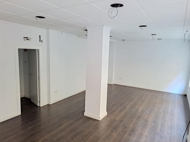 Kaupallinen myytävänä paikassa Alzira - 150 000 € (Ref: 7476045)