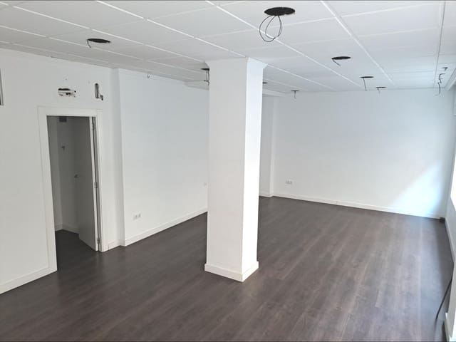 Kaupallinen myytävänä paikassa Alzira - 150 000 € (Ref: 7476045)