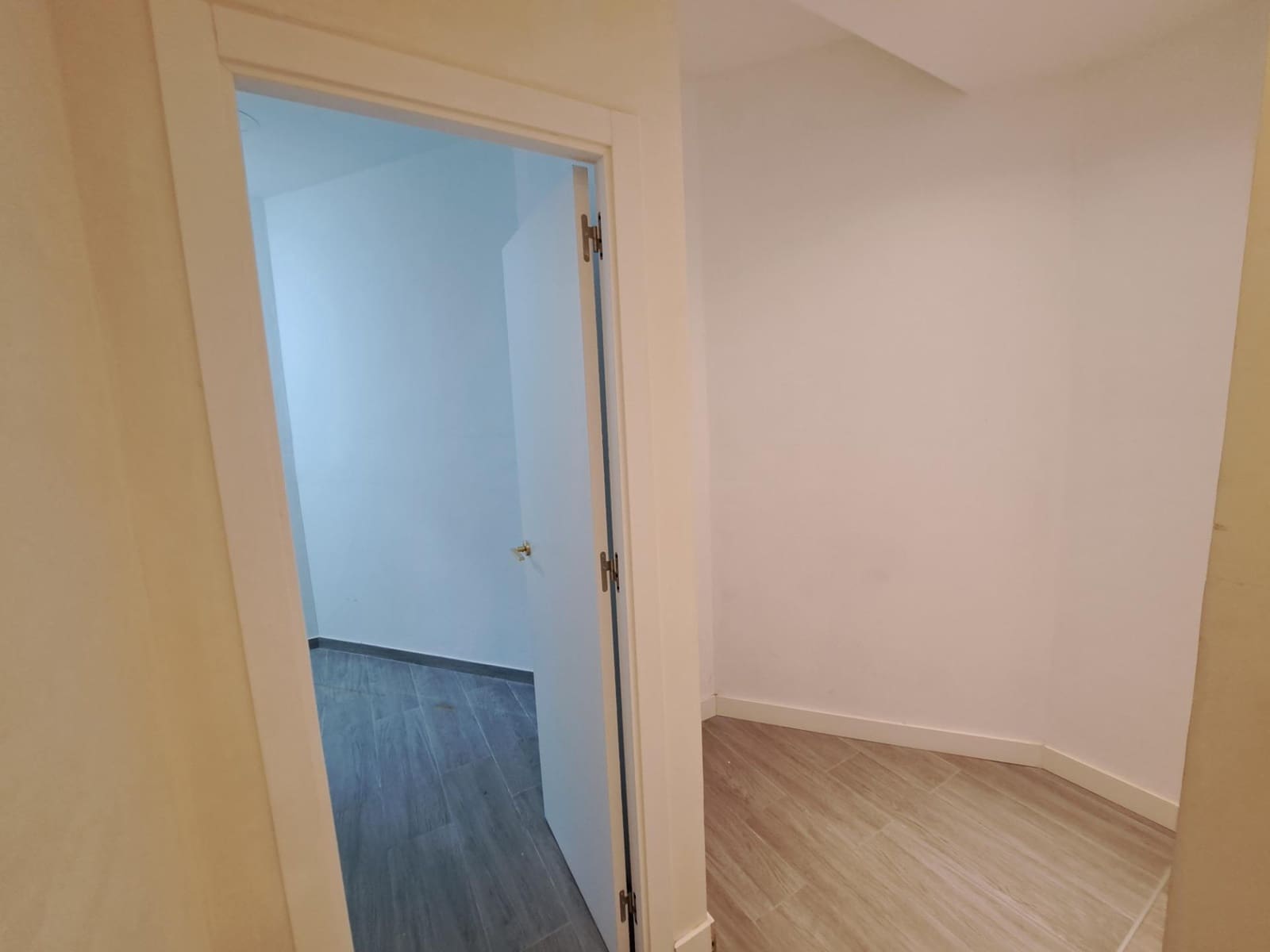 Commercial for rent in Alzira - € 650 (Ref: 7492103)