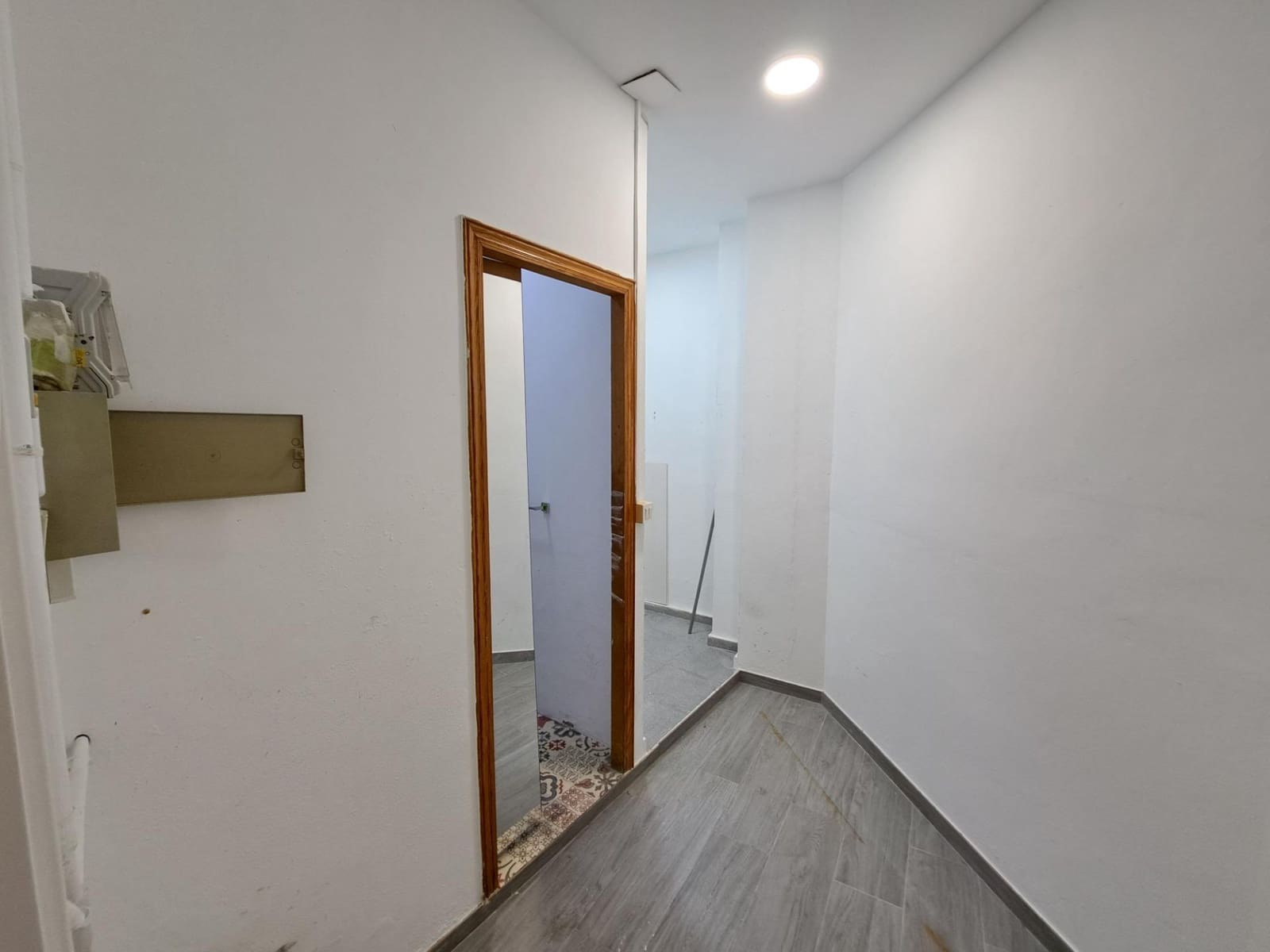 Commercial for rent in Alzira - € 650 (Ref: 7492103)