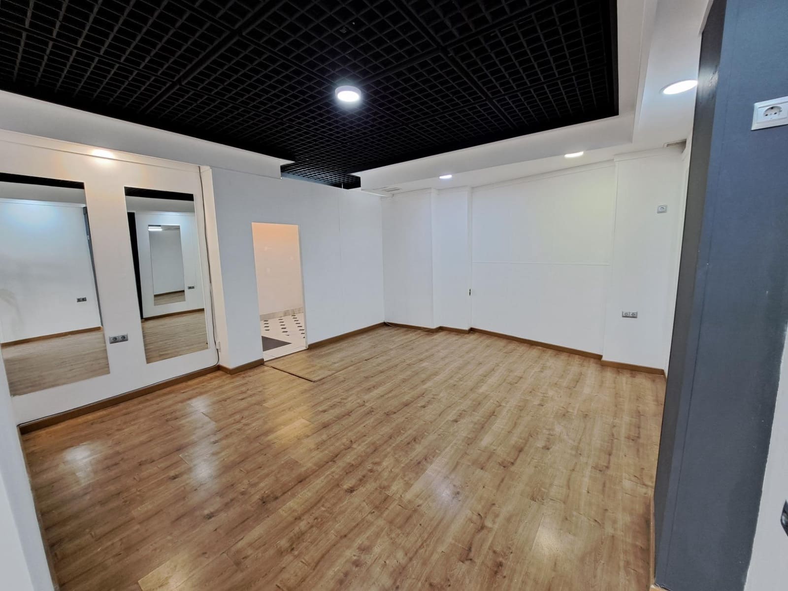 Commerciale da affittare in Alzira - 850 € (Rif: 7502397)