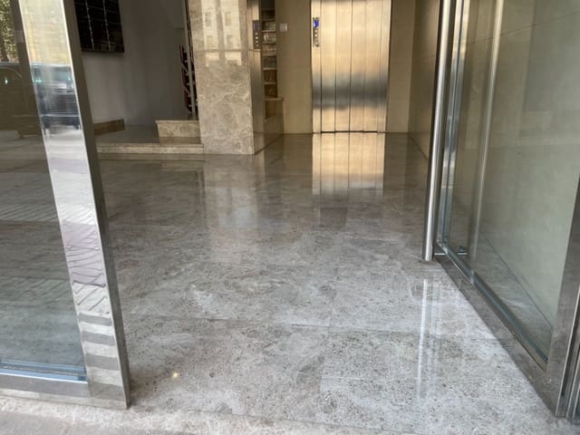 Office for rent in Alzira - € 1,000 (Ref: 7508559)