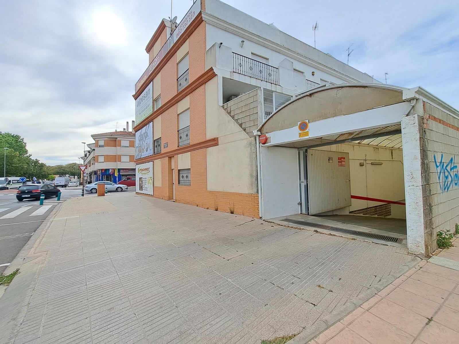 Garage for sale in Alzira - € 20,000 (Ref: 7544015)