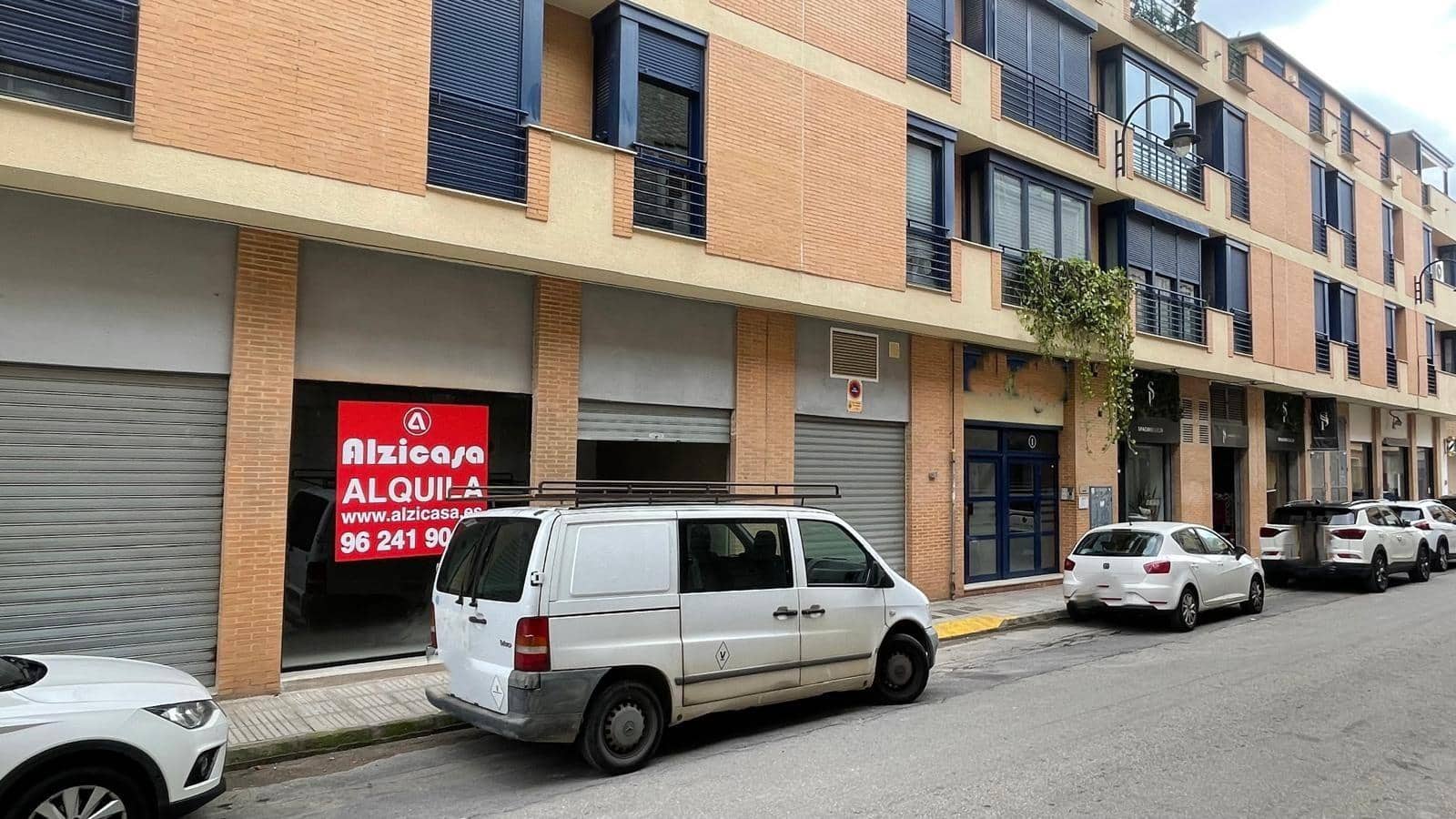 Commercieel te huur in Alzira - € 560 (Ref: 7591893)