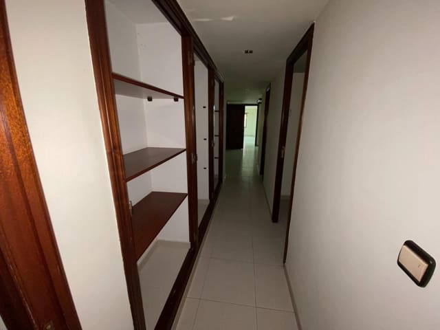 Office for sale in Alzira - € 75,000 (Ref: 7628181)