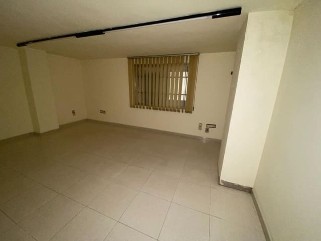 Office for sale in Alzira - € 75,000 (Ref: 7628181)