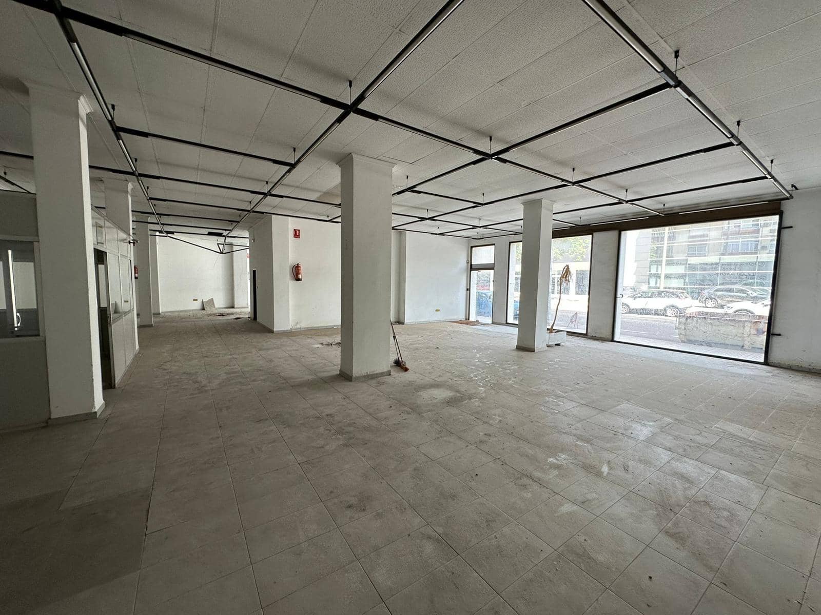 Erhverv til leje i Alzira - € 1.900 (Ref: 7650791)