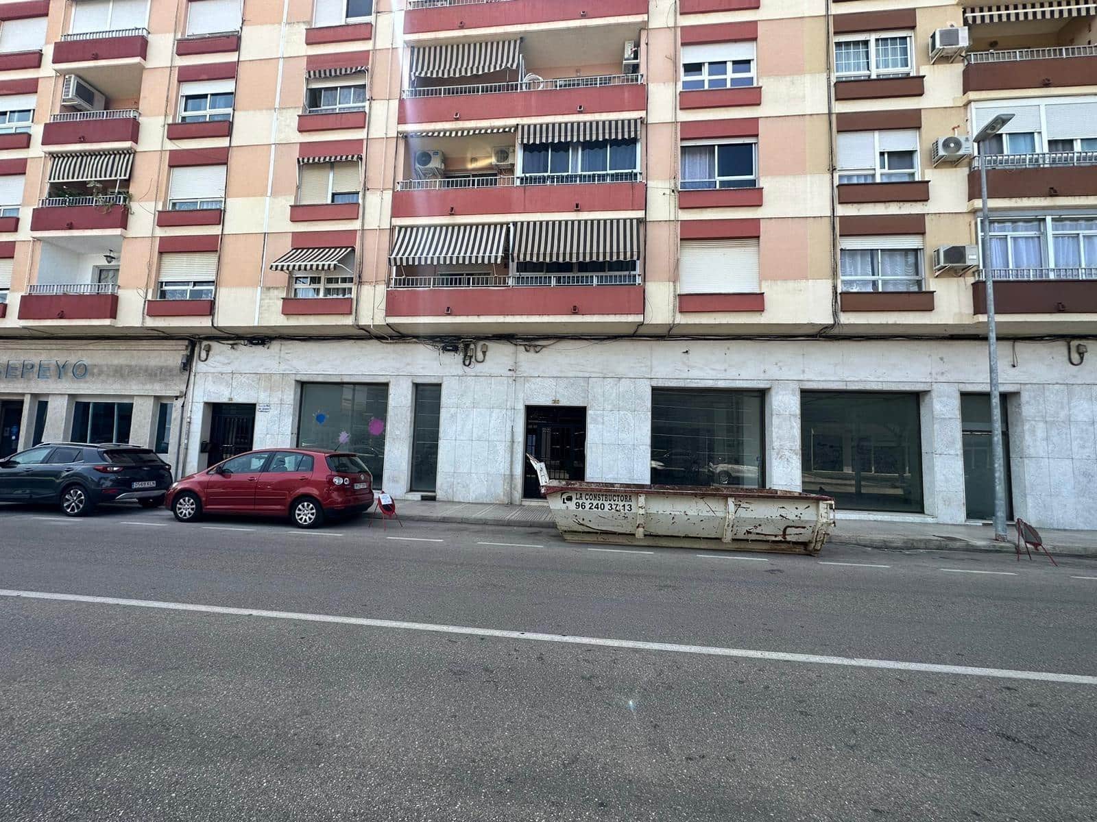 Erhverv til leje i Alzira - € 1.900 (Ref: 7650791)
