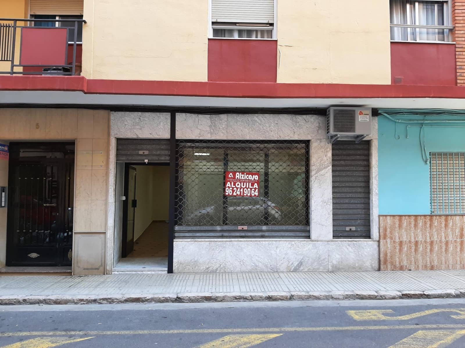 Commercial for rent in Alzira - € 500 (Ref: 7710221)