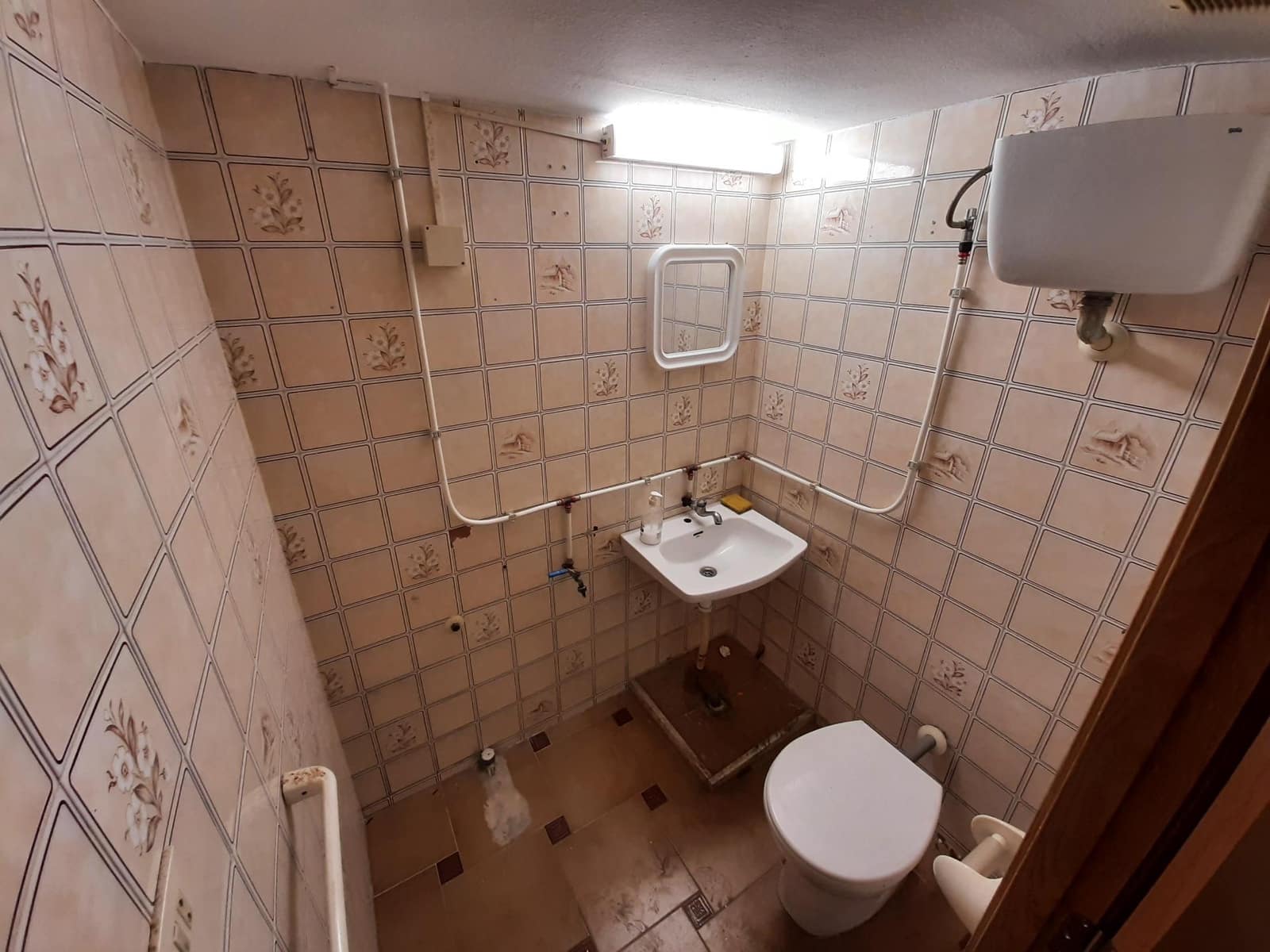 Commercial for rent in Alzira - € 500 (Ref: 7710221)