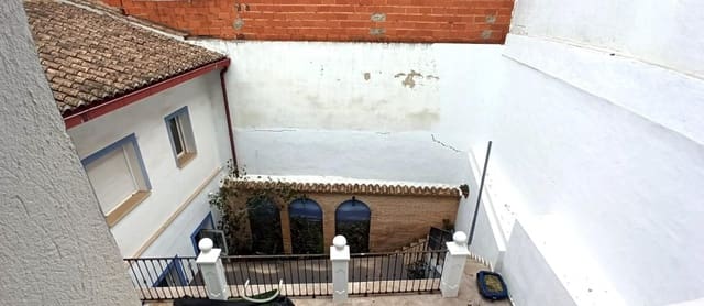 Chalet de 6 habitaciones en Alzira en venta con garaje - 350.000 € (Ref: 7712297)