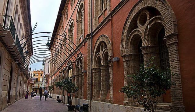 3 bedroom Commercial for sale in Alzira - € 80,000 (Ref: 7712313)