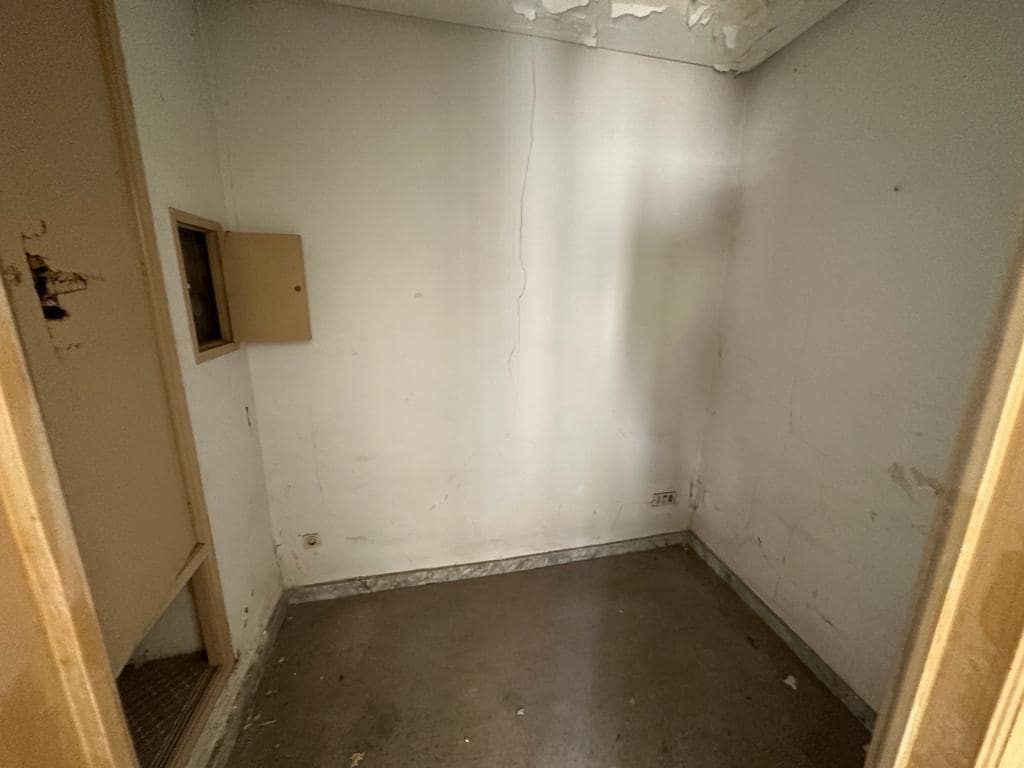 Apartamento de 4 habitaciones en Alzira en venta - 106.000 € (Ref: 7789540)
