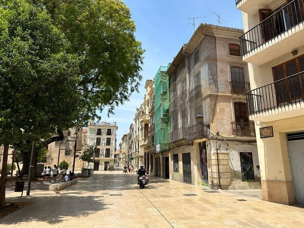 Apartamento de 4 habitaciones en Alzira en venta - 106.000 € (Ref: 7789540)