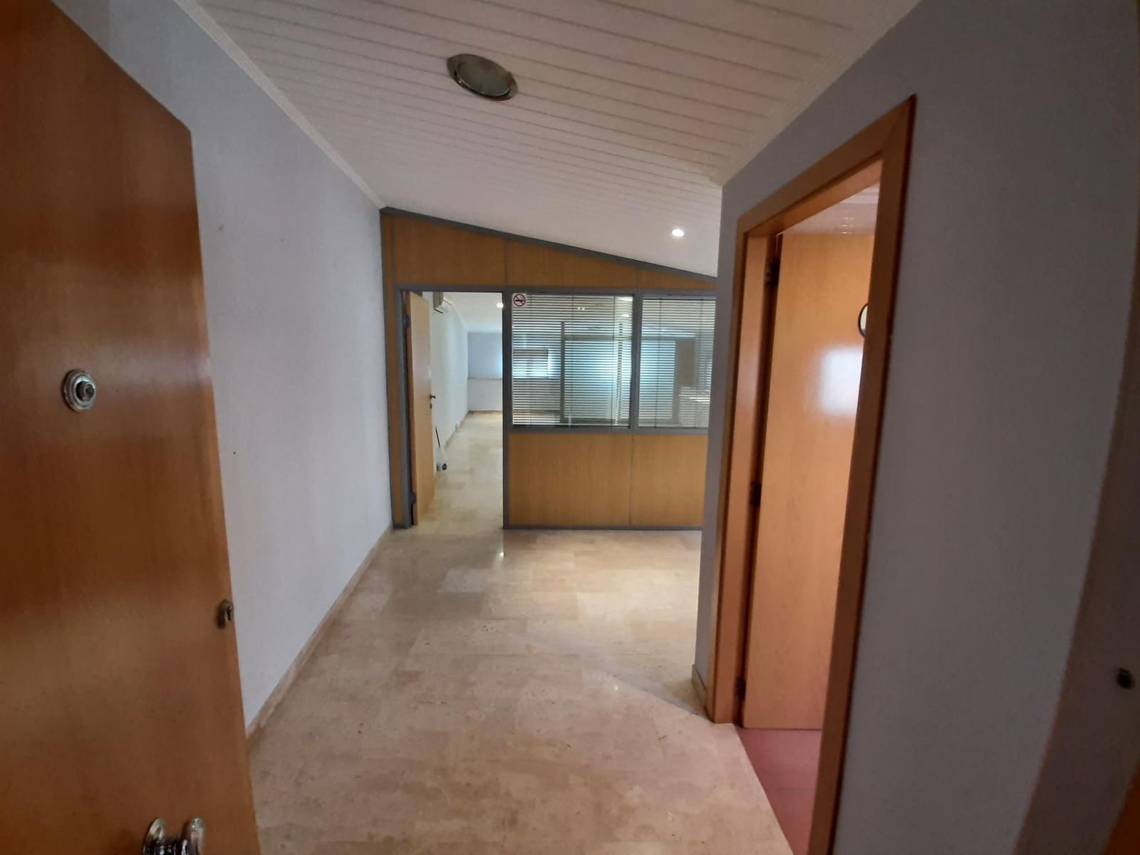 Office for rent in Alzira - € 475 (Ref: 7873640)