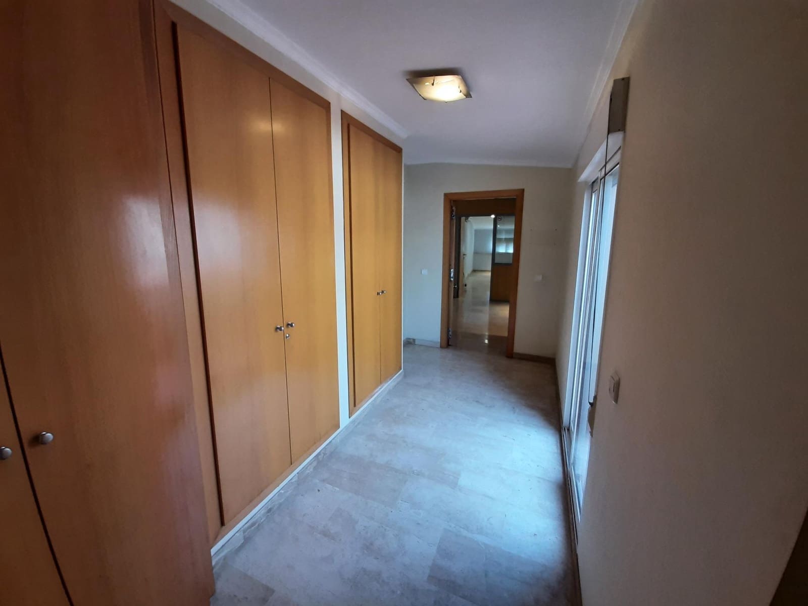 Office for rent in Alzira - € 475 (Ref: 7873640)