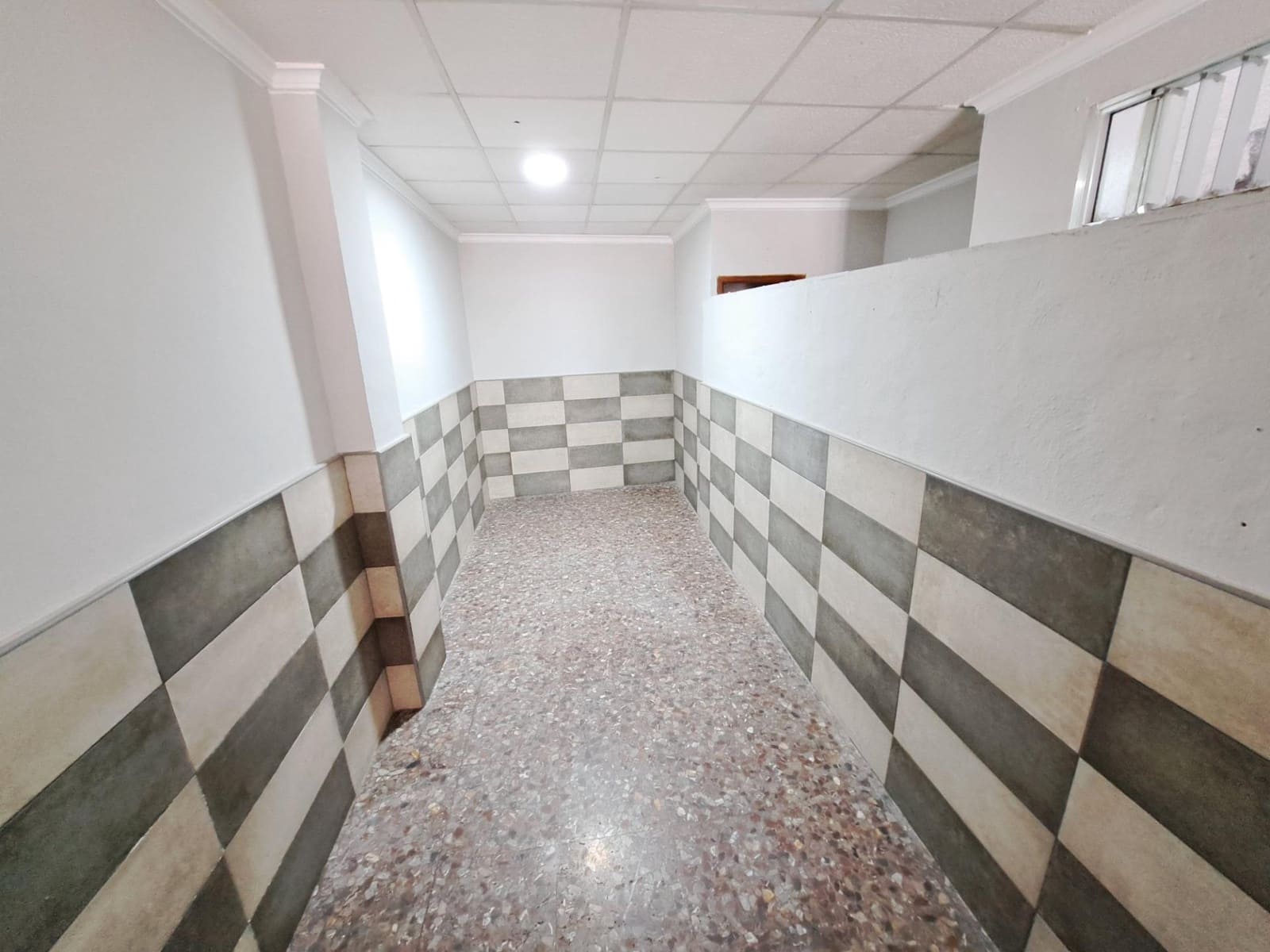 Erhverv til leje i Alzira - € 400 (Ref: 7889924)