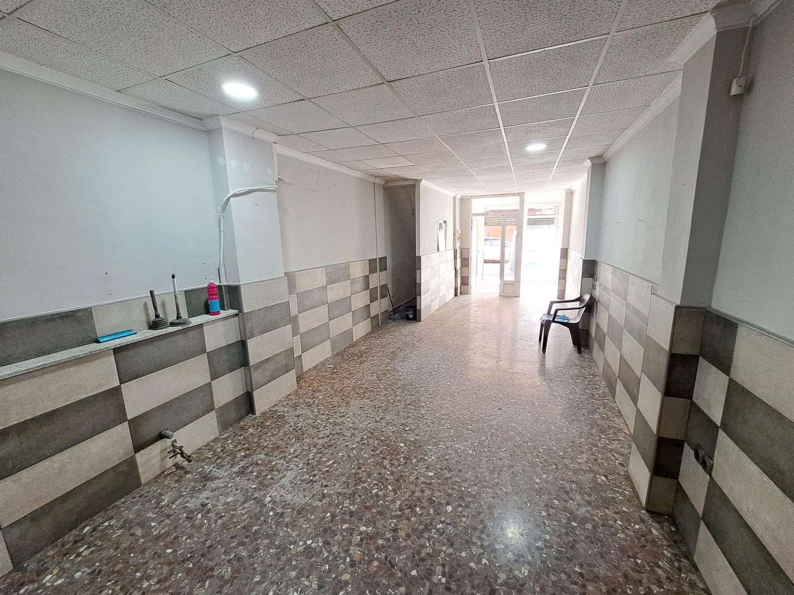 Erhverv til leje i Alzira - € 400 (Ref: 7889924)