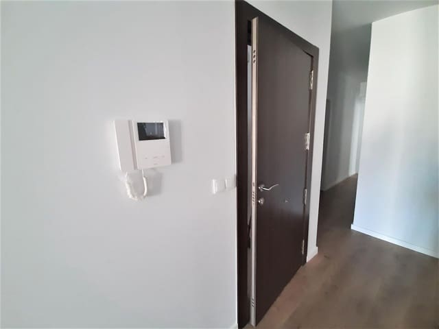 2 slaapkamer Flat te huur in Carcaixent - € 710 (Ref: 7889925)