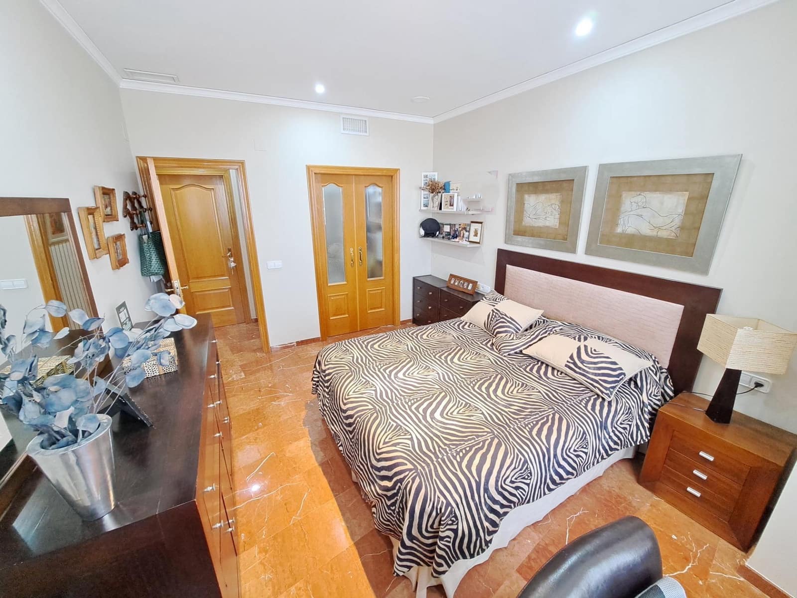 4 soveværelse Lejlighed til salg i Alzira med garage - € 470.000 (Ref: 7904532)