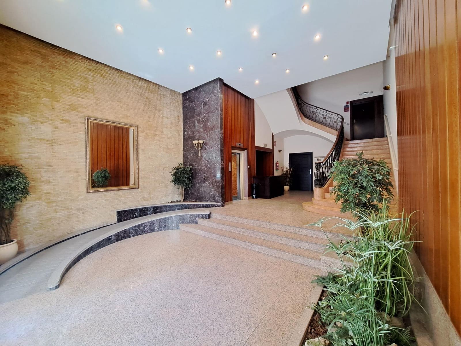 4 soveværelse Lejlighed til salg i Alzira med garage - € 470.000 (Ref: 7904532)