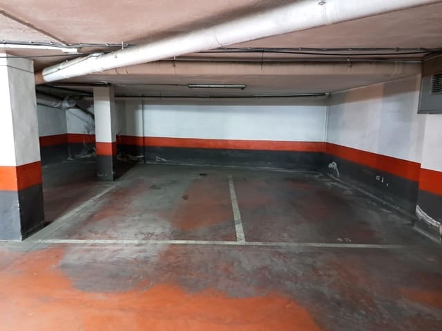 Garagem para venda em Alzira - 8 000 € (Ref: 7998533)