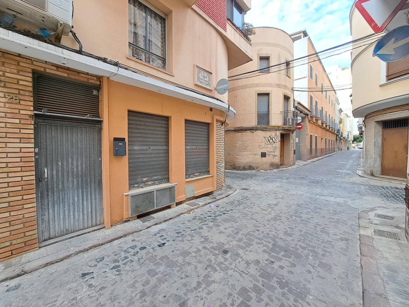 Erhverv til leje i Alzira - € 400 (Ref: 8025199)