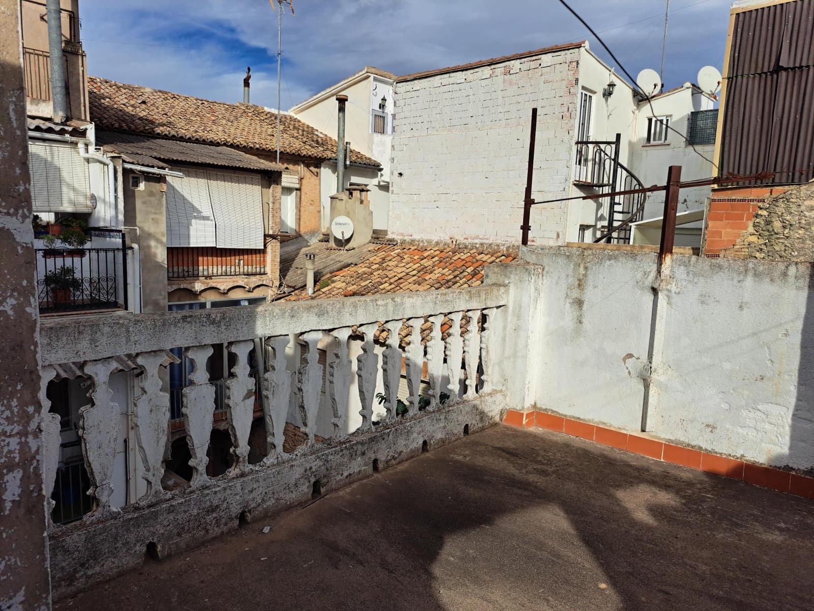 5 soveværelse Byhus til salg i Carcaixent - € 215.000 (Ref: 8032919)