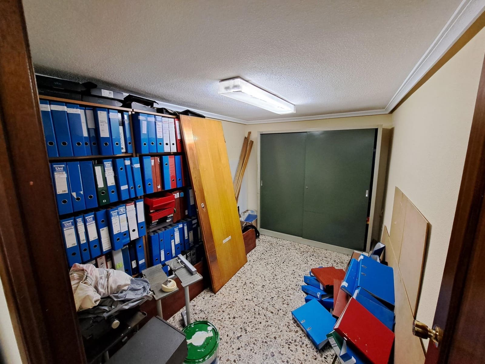 5 bedroom Office for rent in Alzira - € 700 (Ref: 8089463)