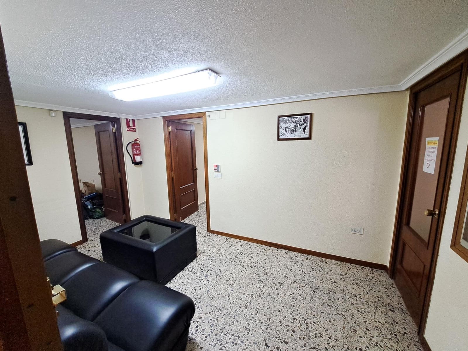 5 soveværelse Kontor til leje i Alzira - € 700 (Ref: 8089463)