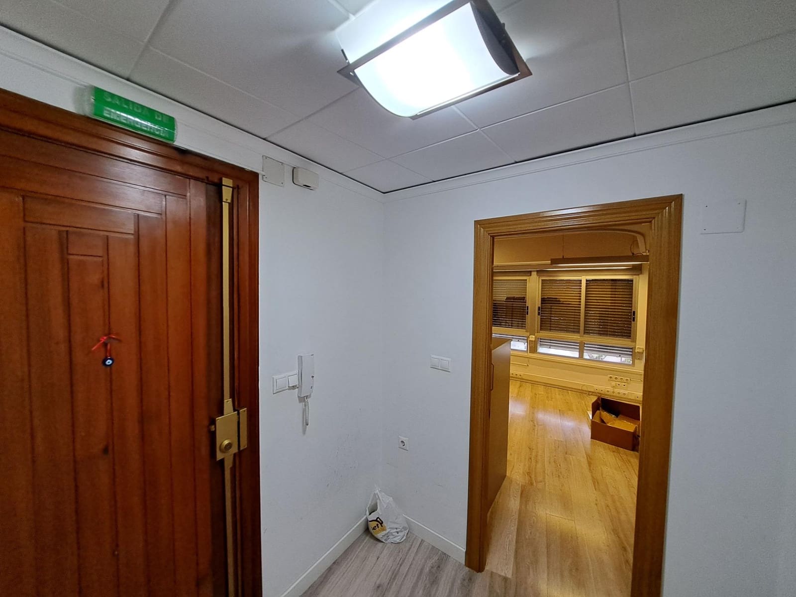 3 slaapkamer Kantoor te huur in Alzira - € 600 (Ref: 8155083)