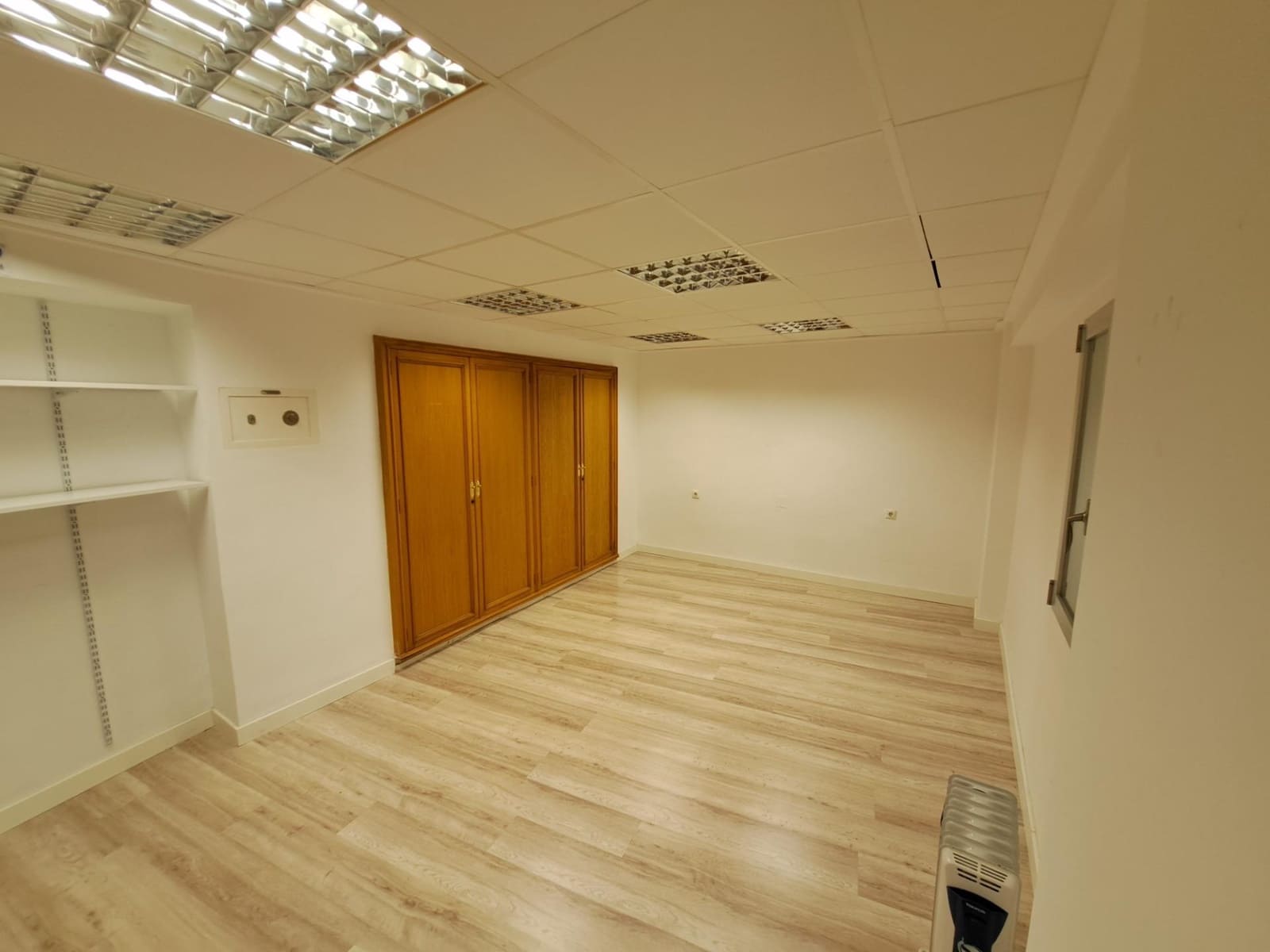 3 slaapkamer Kantoor te huur in Alzira - € 600 (Ref: 8155083)