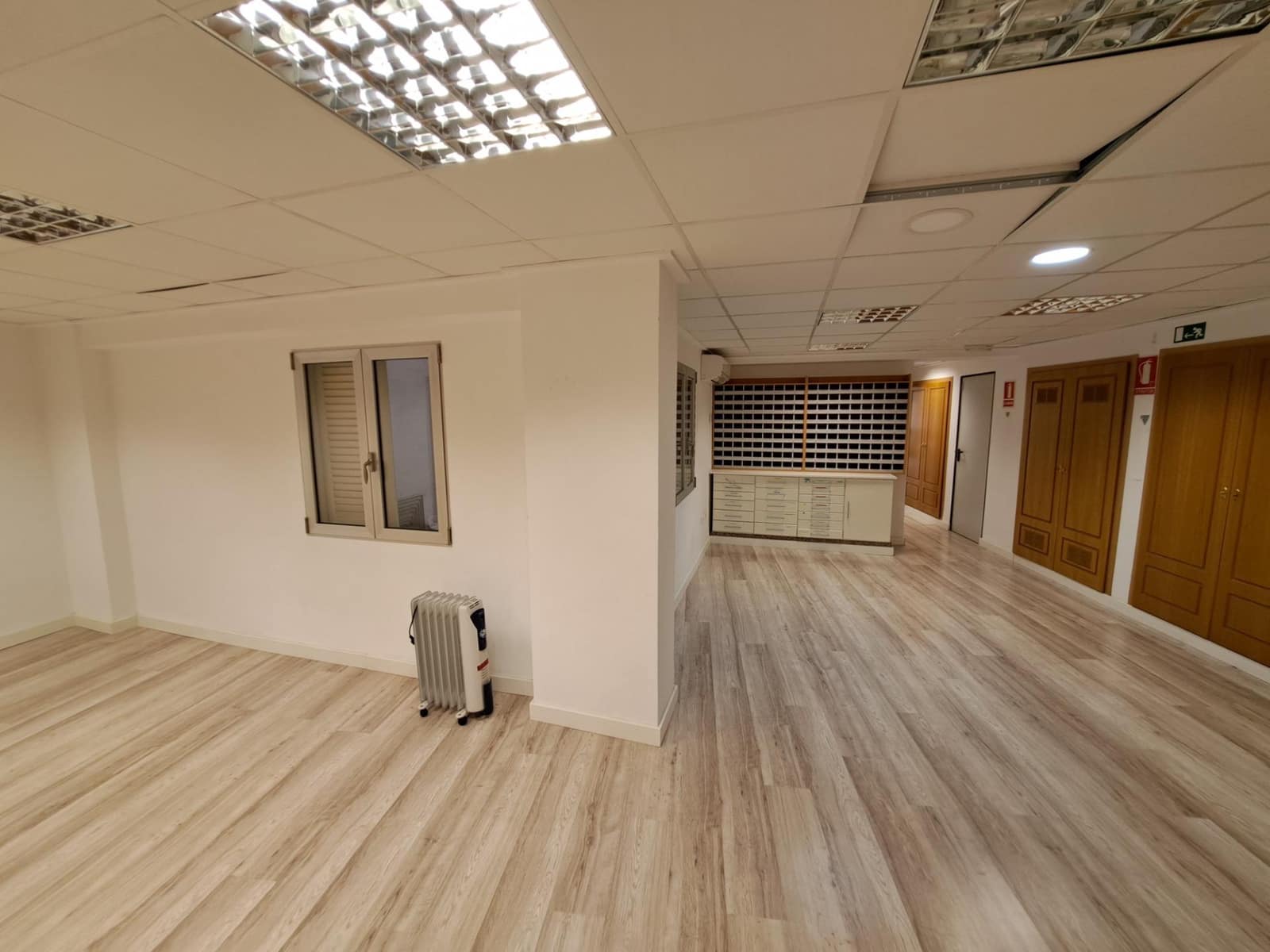 3 slaapkamer Kantoor te huur in Alzira - € 600 (Ref: 8155083)