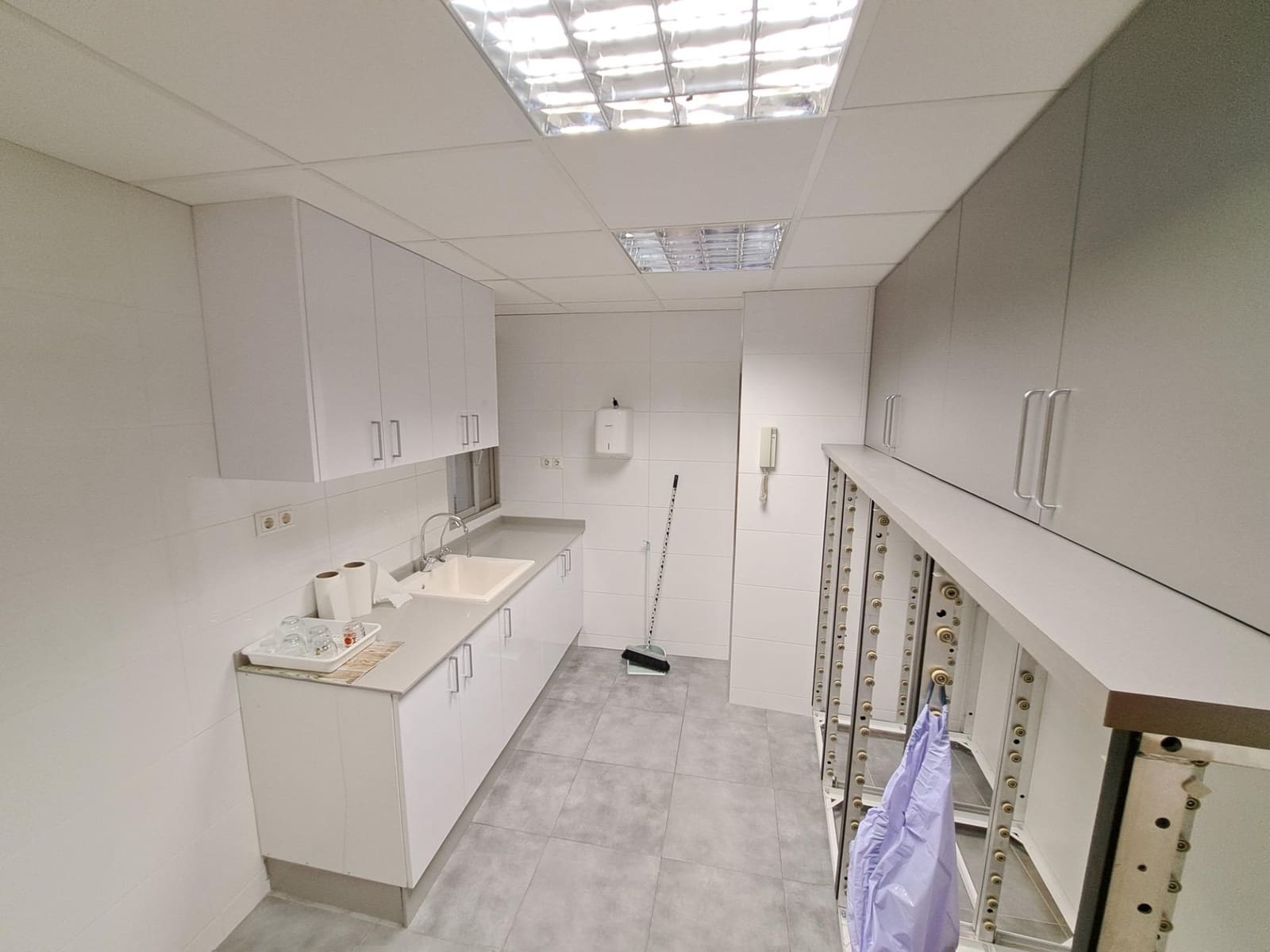 3 slaapkamer Kantoor te huur in Alzira - € 600 (Ref: 8155083)