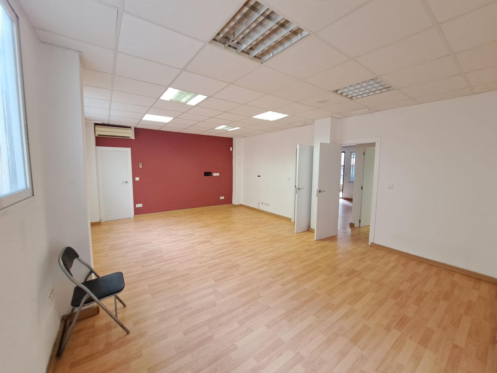 Office for sale in Alzira - € 100,000 (Ref: 8167256)