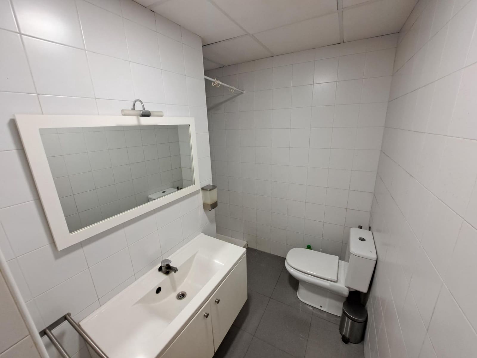 Office for sale in Alzira - € 100,000 (Ref: 8167256)