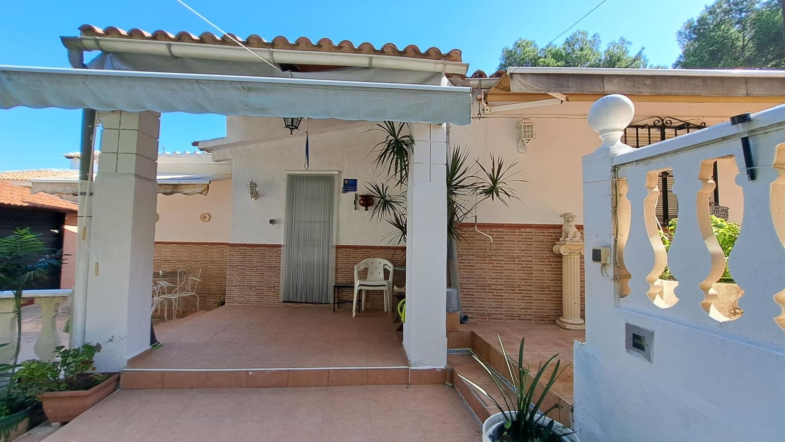 2 soveværelse Villa til salg i Alberic med swimmingpool - € 180.000 (Ref: 8189657)