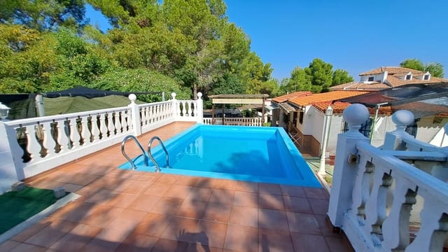 2 slaapkamer Villa te koop in Alberic met zwembad - € 180.000 (Ref: 8189657)