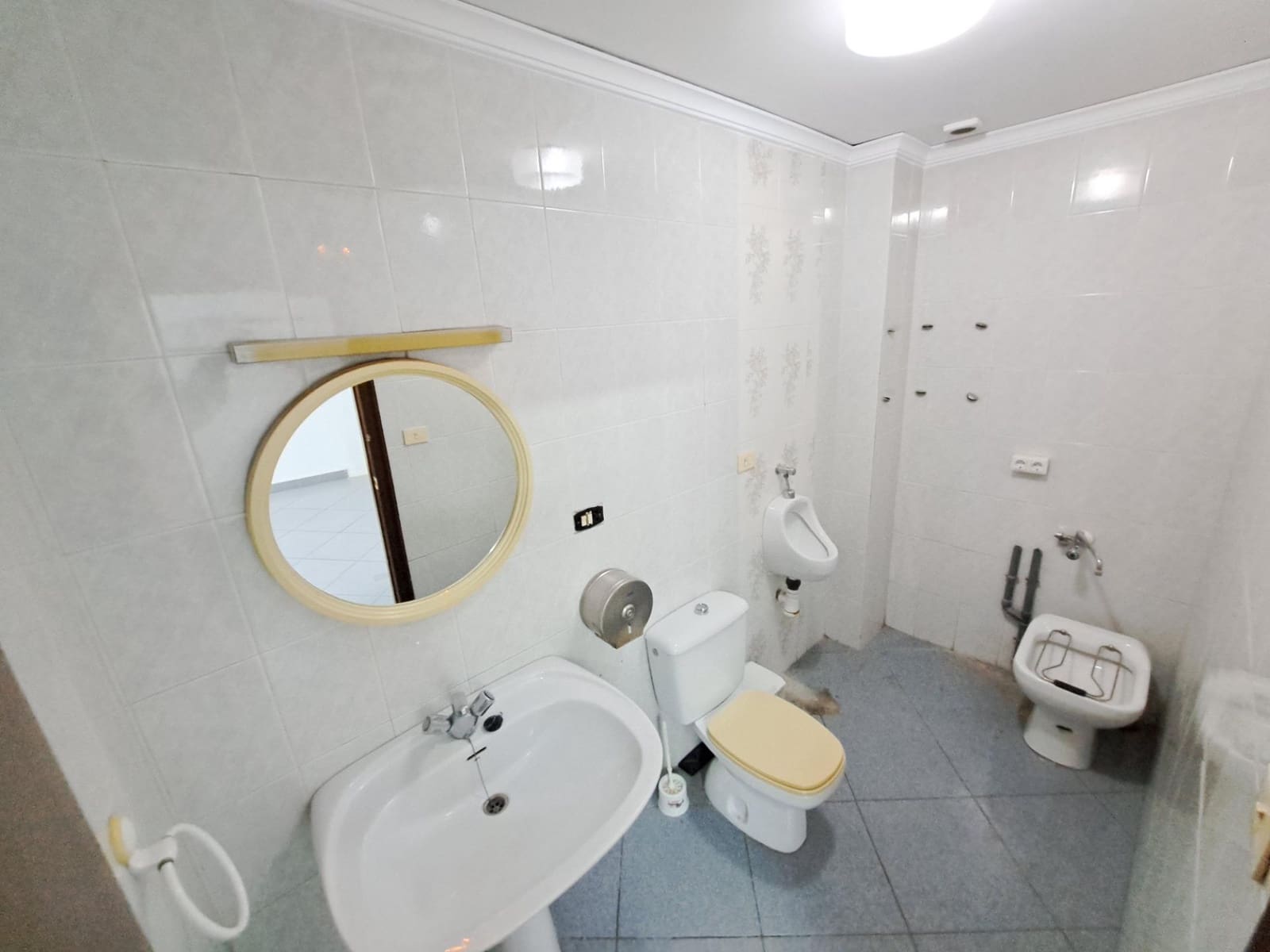 Kommersiell til leie i Alzira - € 950 (Ref: 8197679)