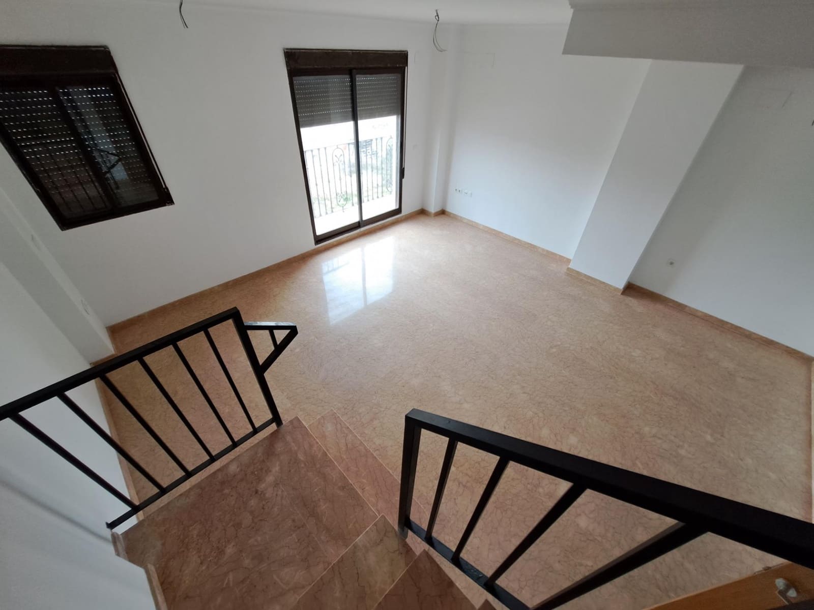 3 soverom Rekkehus til salgs i Rafelguaraf med garasje - € 122 000 (Ref: 8216158)