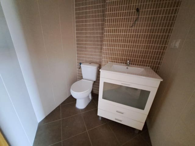 3 soverom Rekkehus til salgs i Rafelguaraf med garasje - € 122 000 (Ref: 8216158)