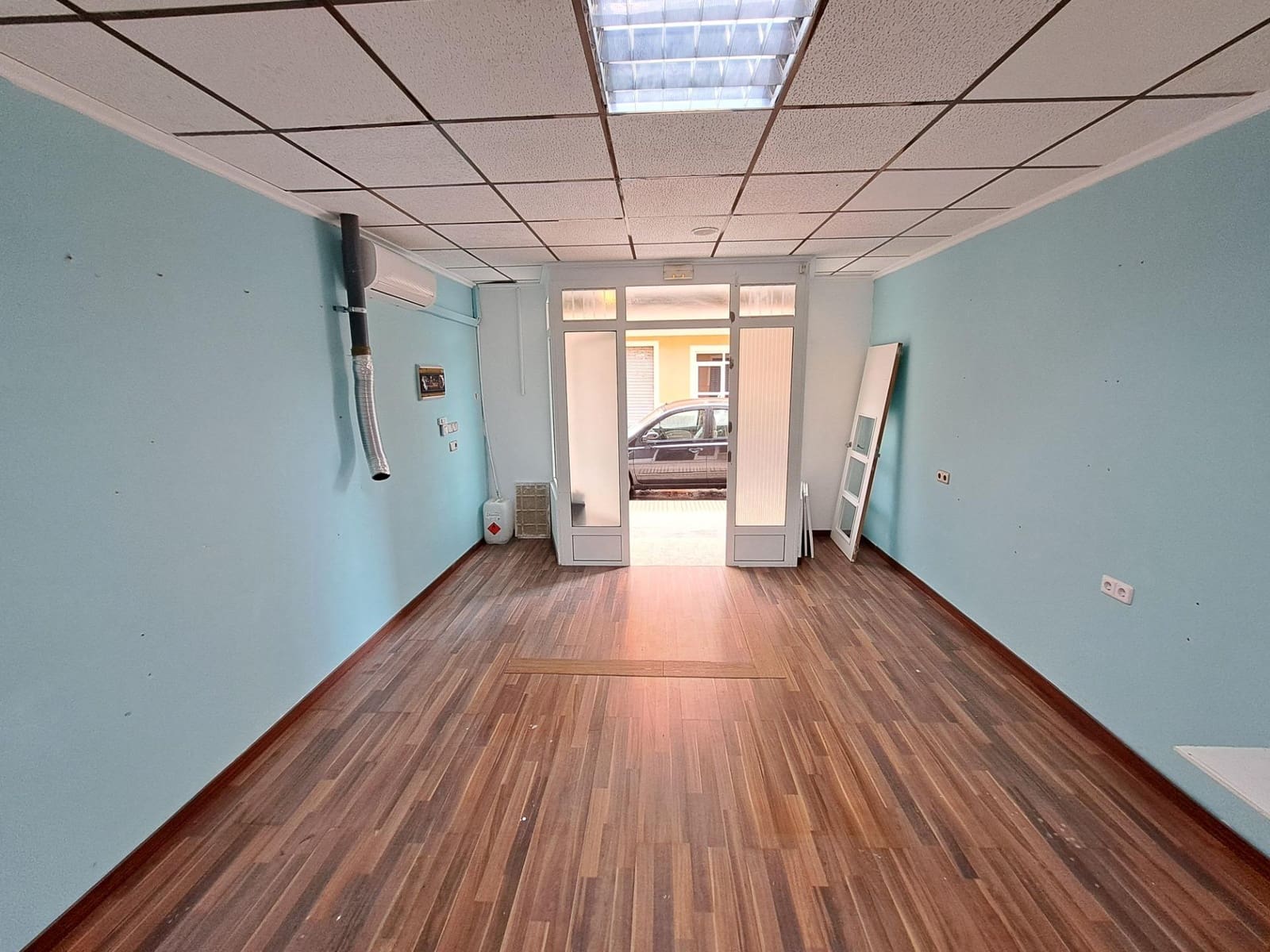 Commercial for rent in Alzira - € 300 (Ref: 8256368)