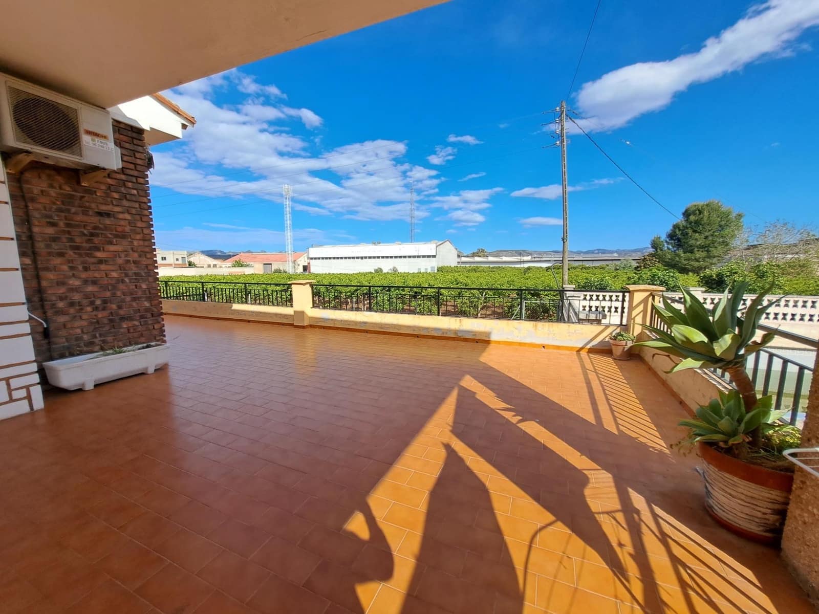 5 soveværelse Finca/Landehus til salg i La Pobla Llarga med swimmingpool - € 300.000 (Ref: 8268375)