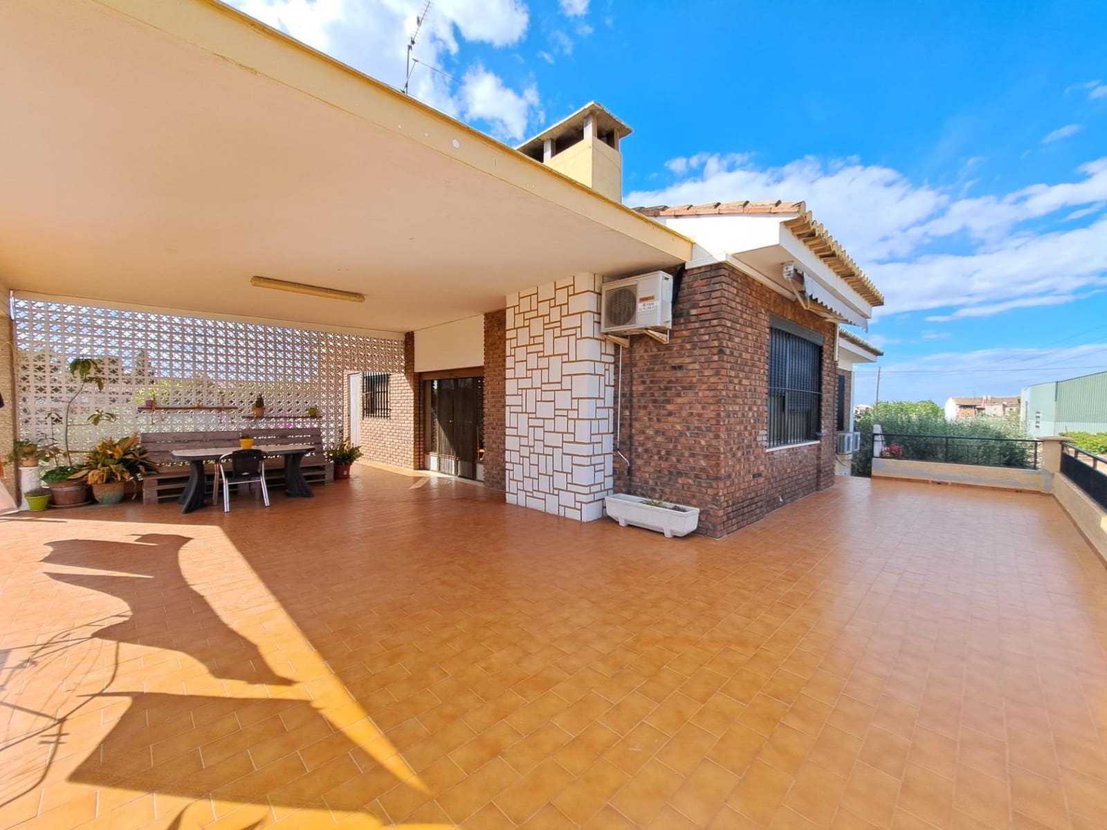 5 soveværelse Finca/Landehus til salg i La Pobla Llarga med swimmingpool - € 300.000 (Ref: 8268375)