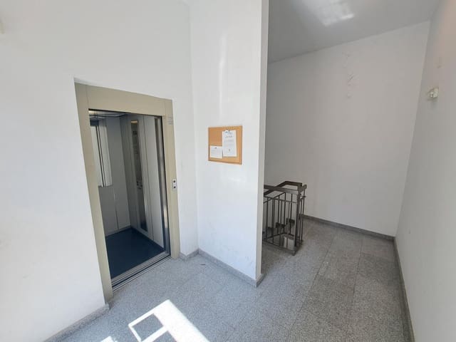 Garagem para venda em Alzira - 14 500 € (Ref: 8300846)