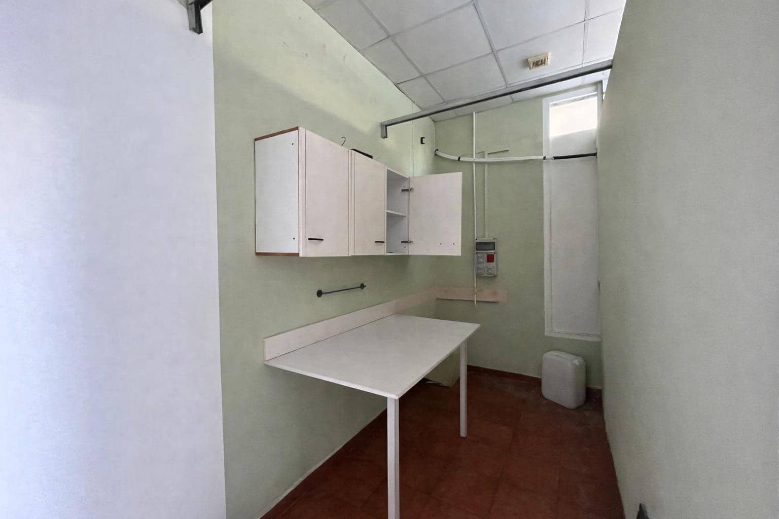 Commercial for sale in Carcaixent - € 65,000 (Ref: 8327706)