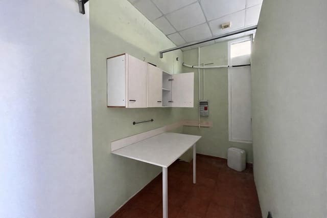 Commercial for sale in Carcaixent - € 65,000 (Ref: 8327706)