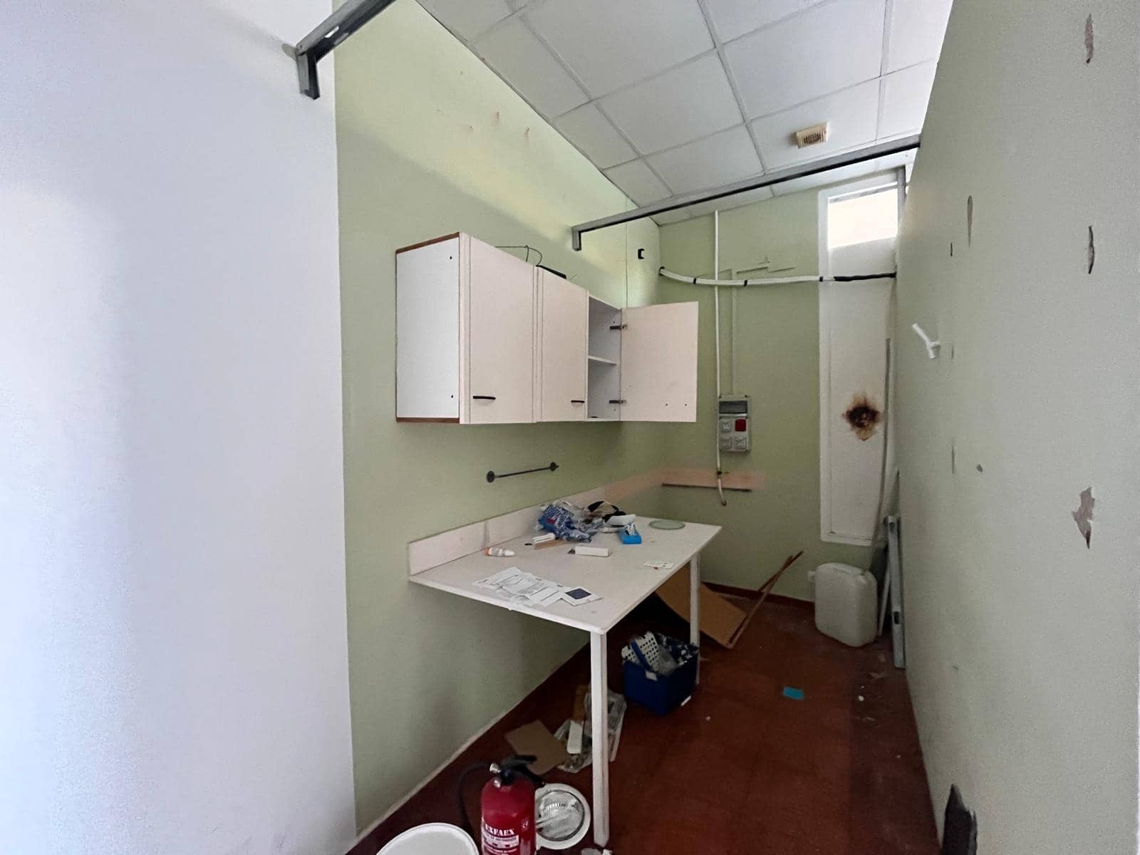 Commercial for sale in Carcaixent - € 65,000 (Ref: 8327706)