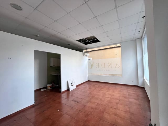 Commercial for sale in Carcaixent - € 65,000 (Ref: 8327706)