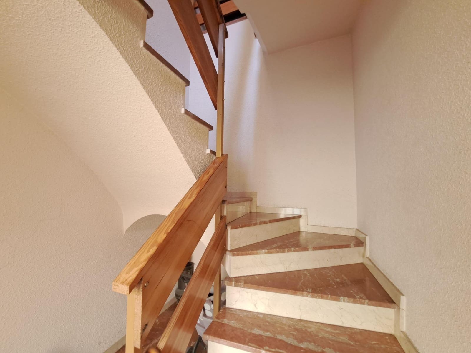 4 soveværelse Villa til salg i Carcaixent med garage - € 250.000 (Ref: 8354179)